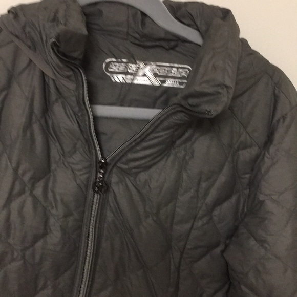 Zero  xposur. Sz “S” packable coat gray color - Picture 8 of 16